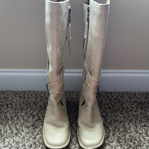 Dr. Martens Cream Heeled Boots - Picture 4 of 16